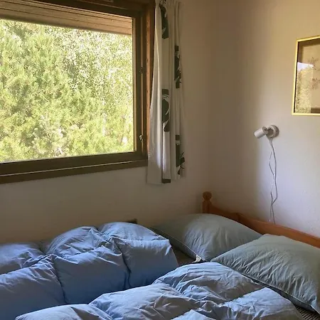 Dom wakacyjny In With Internet, Jacuzzi And Sauna